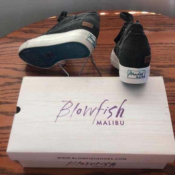 Shoes - Picture 5 of 6